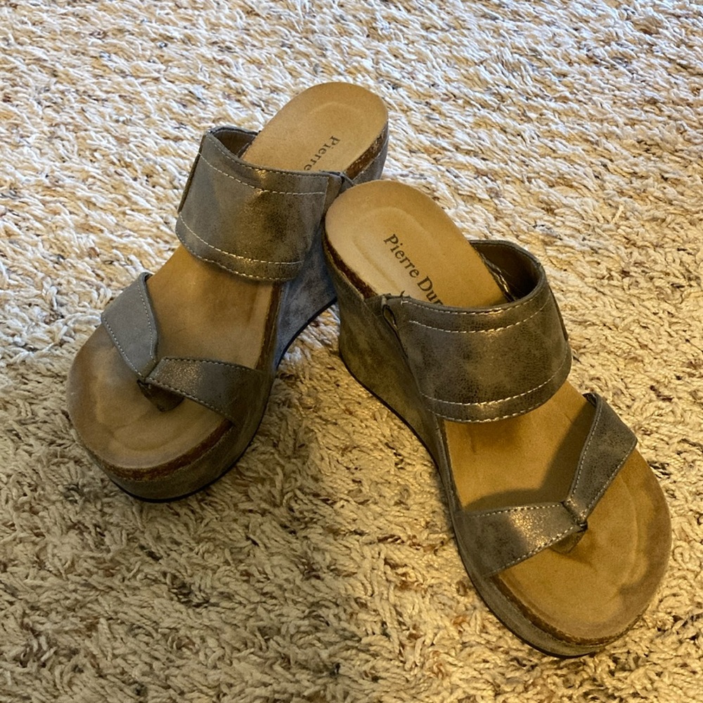 Pierre Dumas Silver Wedge